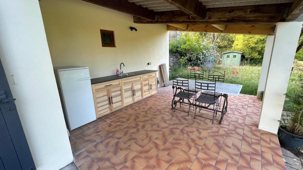 ホテル Le Cabanon Collobrières エクステリア 写真